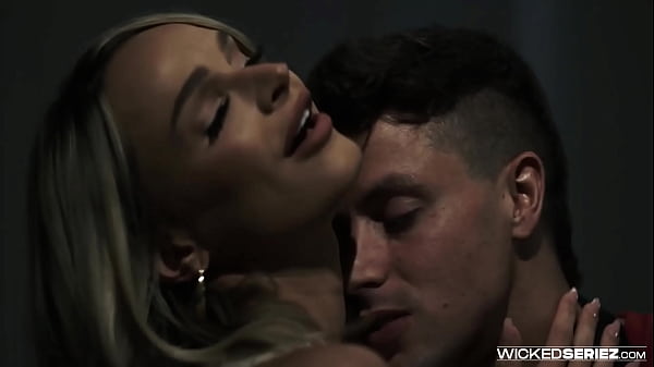 The Hunger Scene 4 Emma Hix