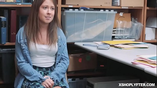 Play MP4 - Vienna Black agreed to get pounded by the LP officer to let the prosecution be off