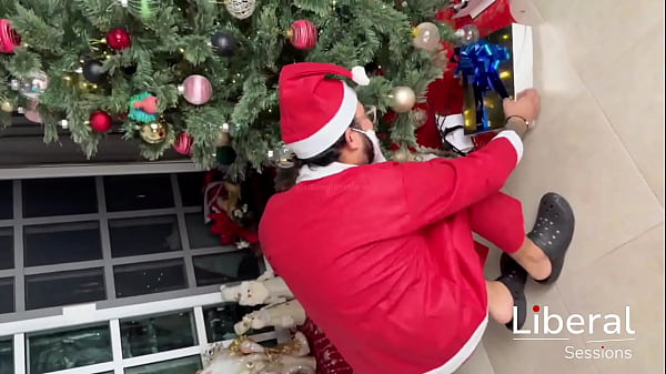 Nonton Santa Se Folla A Jovencita En Navidad thumbnail