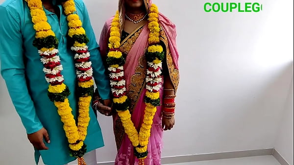 Play MP4 - कैमरामैन जी जल्दी फोटो खींचो सुहागरात कब से इंतजार कर रहा हूं