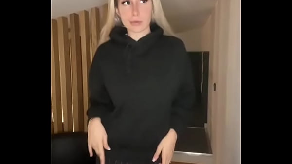 Nonton Valentines Date? In Or Out? thumbnail