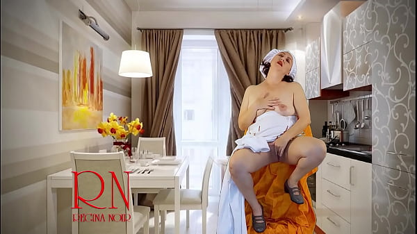 Cinderellawithoutpantiessews dresses for her stepmotherand stepsisters5 3