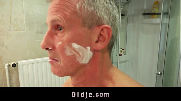 Play MP4 - Nasty big breasted teen fucking her tonic old lover in bath