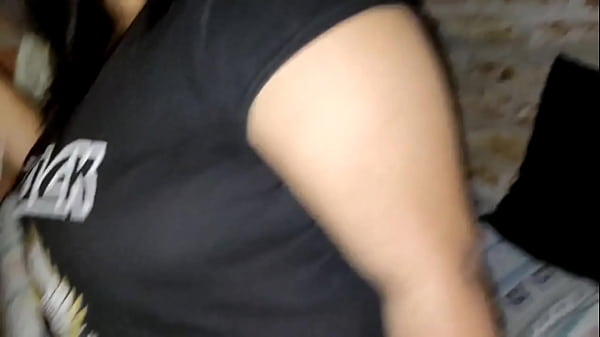 Play MP4 - Encuentro a mi hermanast hablando con su cita de tinder&comma; mi como me paga pa que no cuente nada