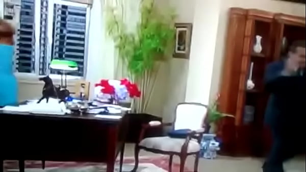 beautiful_woman with big breasts showing her ass