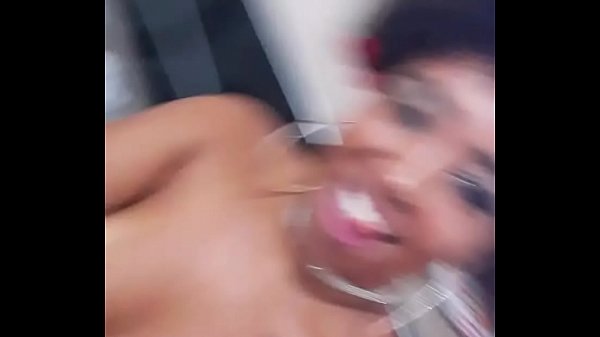 Play MP4 - V&aacute;rios flagras safados da Preta