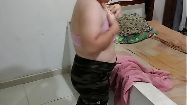 Nonton Me Pide Que Use Su Co&ntilde;o Antes De Ba&ntilde;arse Y Que Me Corra En Su Co&ntilde;o thumbnail