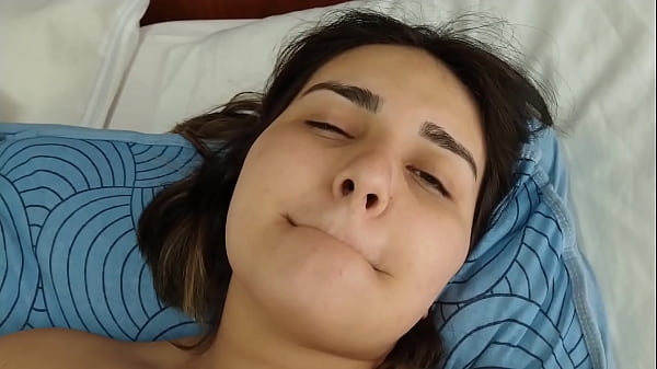 Oferecendo a minha esposa novinha ninfetinha gravida para outros machos