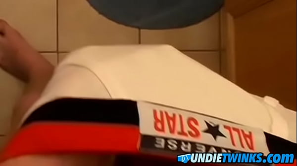 Young amateur jerks off and jizzes solo 