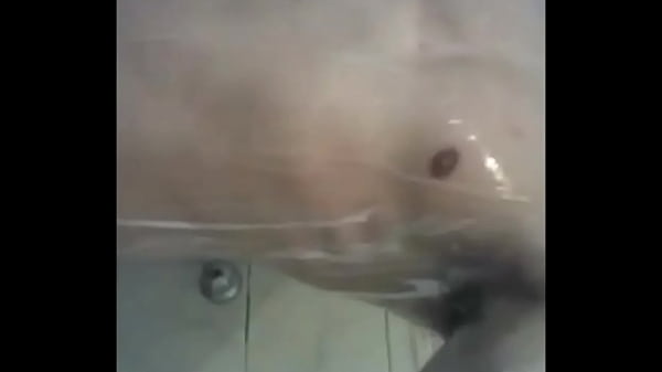 DOTADO ENSABOANDO O PAU 