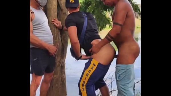 Dois Caras Gostosos Comendo Meu Cu No Meio Do Maato. thumbnail