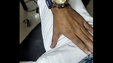 A m&atilde_o que n&atilde_o resistiu ao desenho da tatuagem