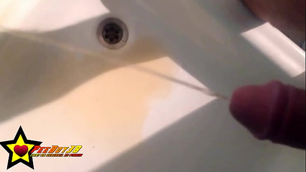 Play MP4 - Pee in the Shower Video-Clip-Mix
