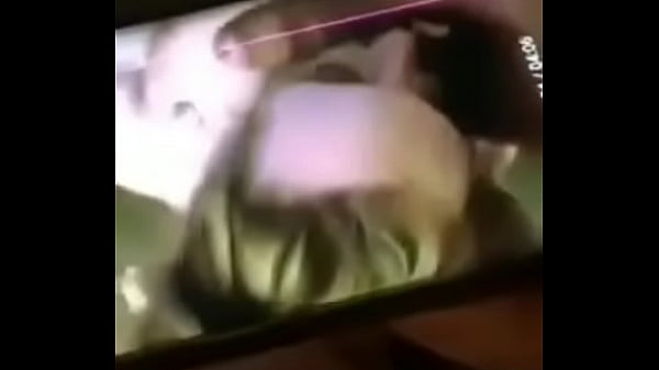 امتص شقراء اثنين من لذيذ جدا وأخذ الحليب في الوجه