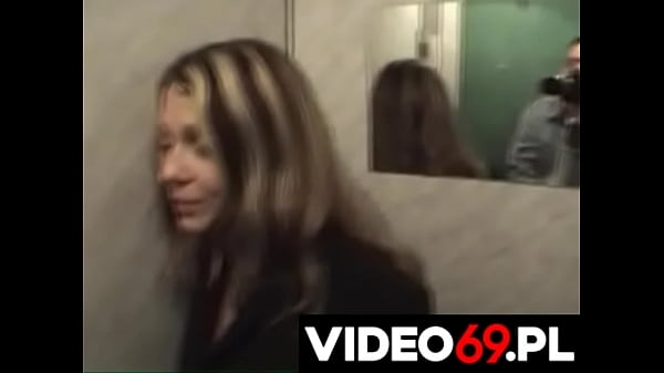 Play MP4 - Polskie porno - Lodzik w windzie
