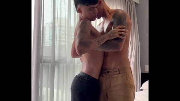 TODA VEZ QUE VOU PRA CASA DO MEU PR|M0, ELE PEDE PRA SER FODIDO. - FREE 