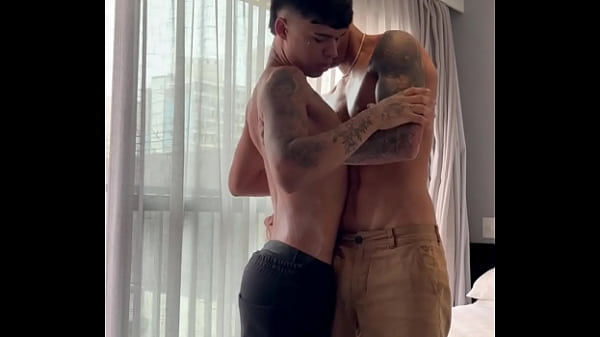 Play MP4 - TODA VEZ QUE VOU PRA CASA DO MEU PR&vert;M0&comma; ELE PEDE PRA SER FODIDO&period; - FREE