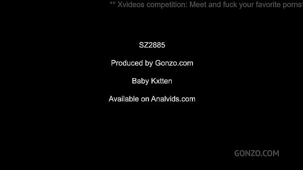 Nonton Een Dampende Sessie Waarin Deze Hongerige Meid Zich Overgeeft Aan Dubbele Kutpenetratie En Triple Anal, Eindigend In Een Spectaculaire Cumshot Over Haar Gezicht. thumbnail