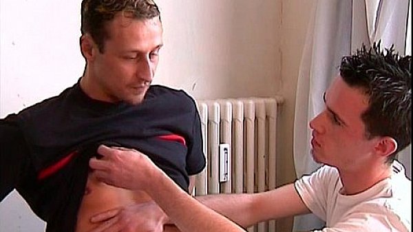 Str8 Guy Gets Sucked By A Photographer In Spite Of Him ! thumbnail