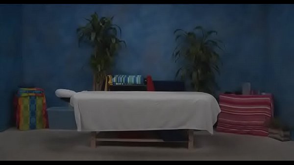 Nonton Sexy Massage Girl Bounces On Penis thumbnail