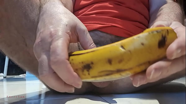 Play MP4 - Me como un pl&aacute;tano templado en mi culo - AnzzoSan