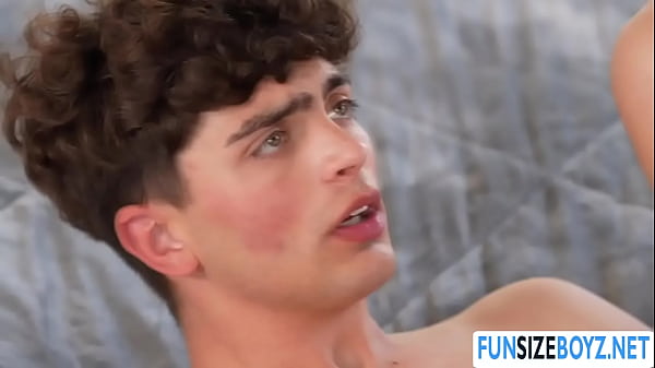 Zayne Bright and Jay Stryker are both horny and they start kissing each other on the bed.After that,Zayne throats the big cock 