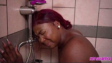 la dans la douche de mon boss que Jai r&eacute_ussi a baiser la femme de mon boss
