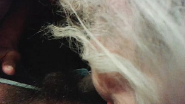 older lady still loves sucking dick 