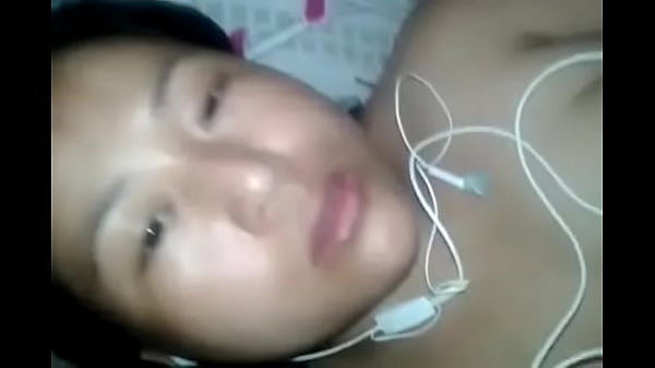 Play MP4 - Poosoo  playing pussy with dildo