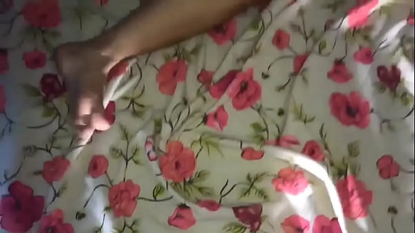 Play MP4 - Corno incentivando esposa aguenta a rola no cu&comma; comedor dotado