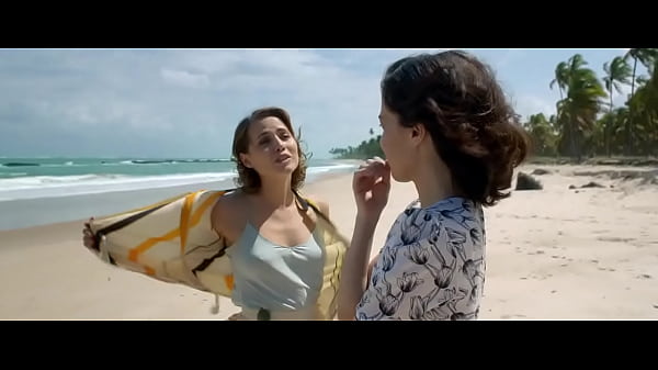 Leticia Colin Nu_Frontal