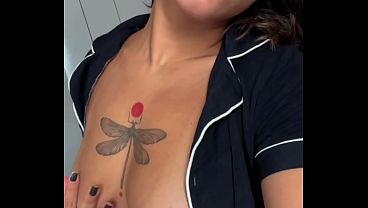 Brasileira Real Exibindo Seios Naturais Em Foco Macro &ndash; Intimidade E Textura (4k) thumbnail