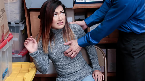 Mall Officer DiscoversBoxes of StolenGoods in The Teen s BagLyftersex