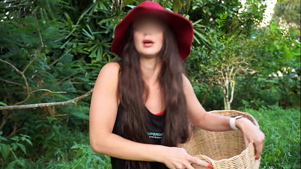 Nonton U Seems Like Little Red Riding Hood! -did U Lost? thumbnail