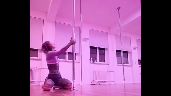 Do you like this choreo thanks to glow sportsclub for teaching it to me n e w s my pole addiction took now finally ove 