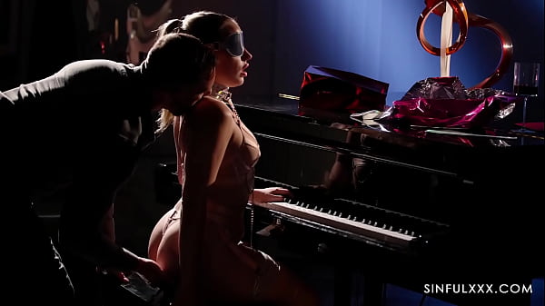 Blindfolded Anna_Claire Clouds Kept on a_Chain by SinfulXXX