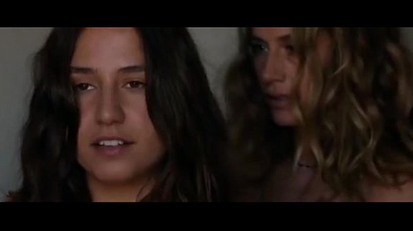 Play MP4 - La Belle Clip 1