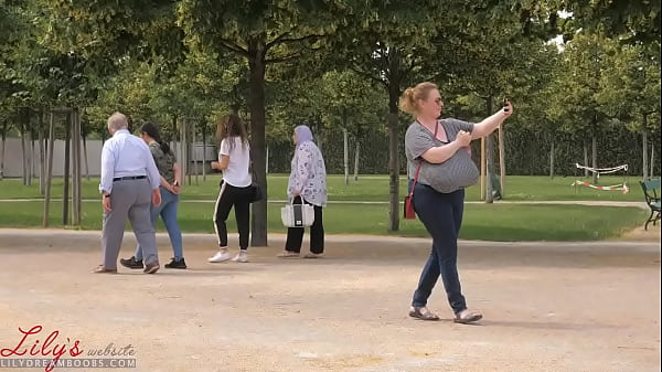 Play MP4 - saggy tits no bra in public