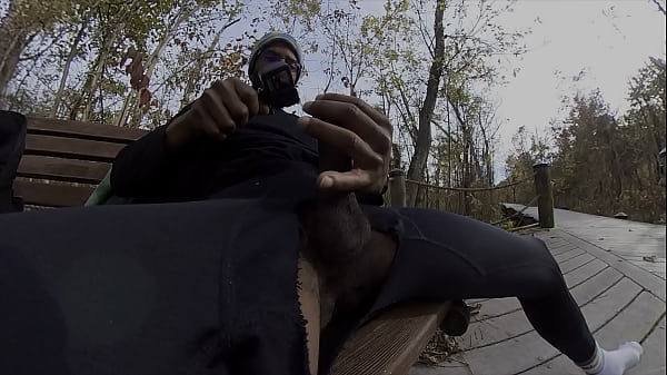 Play MP4 - More risky public jerkoff content