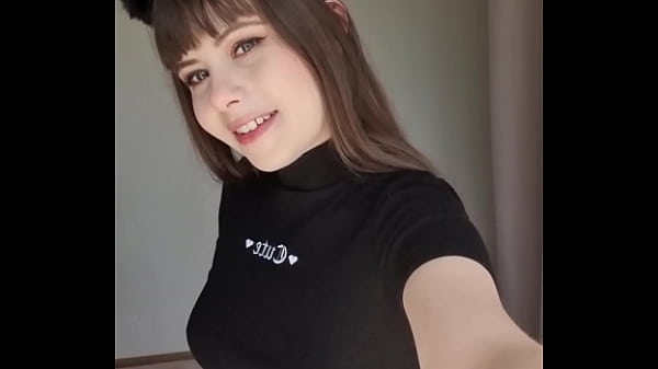 Nonton Cute Cat Ears thumbnail