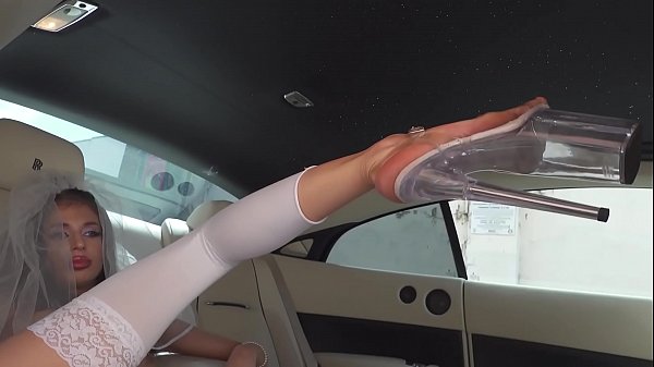 Hot Bride Escape From Her Own Wedding To Get Some Big Dick In Her Pussy And Sloppy Mouth Before Its Too Late Squirt And Public Sex -whornyfilms.com thumbnail