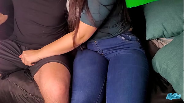 Play MP4 - pareja de novios calientes se tocan y  follan en su cuarto   sin condon&excl;&excl;