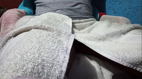 Hot guy_moistenshis cock after_bath