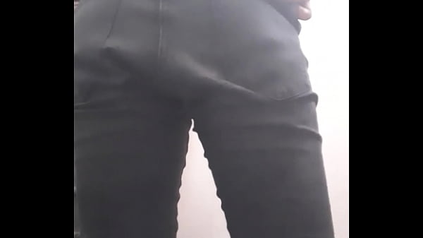 Play MP4 - Gay moviendo culo