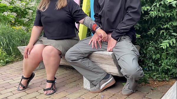 Play MP4 - Mother-in-law's gorgeous hands made me cum in the park