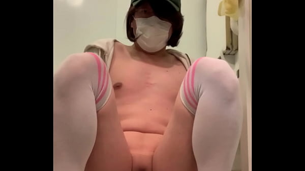 Play MP4 - ミニスカニーハイの女装子まゆちゃんがお風呂場でパンツ脱いでディルド出し入れしてあまりの気持ちよさに吐息が漏れる