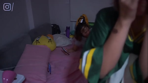 Play MP4 - Twitch stremer tit