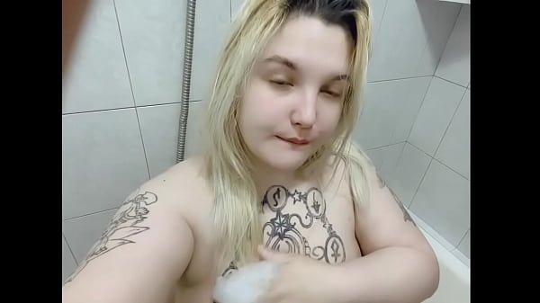 Blonde Wash And Masturbates In Bathroom thumbnail