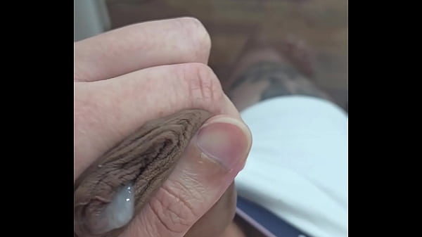 Novinho Dotado Cheio De Tes&atilde;o Gozando Gostoso thumbnail