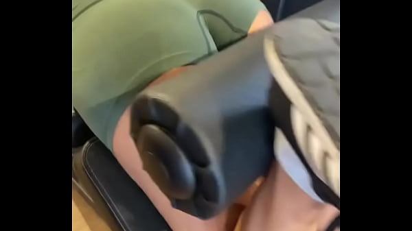 Gym time #brazilian #housewife #luna #sexy #gym #gymtime #sunday #legday #morena #brunette #goodmorning 